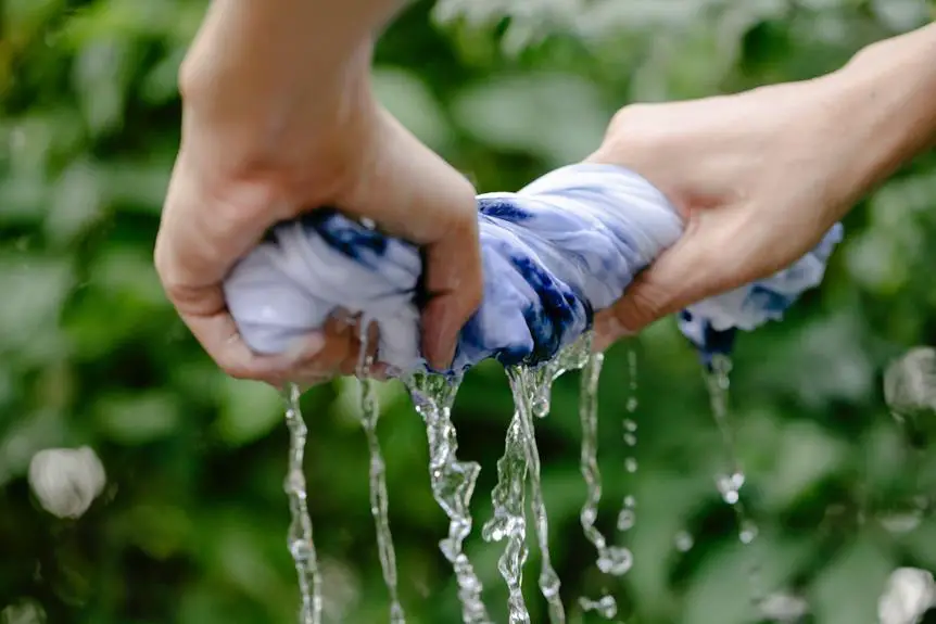 changing color of green fabric