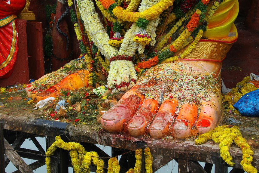 create jute fabric flowers