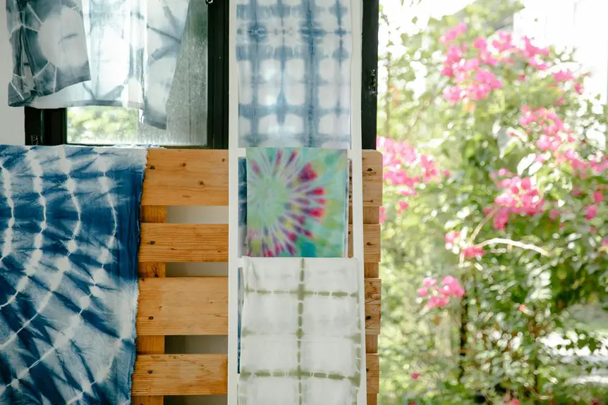 indonesian resist dyeing techniques